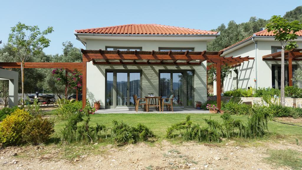 Thea Houses Milina Exterior photo